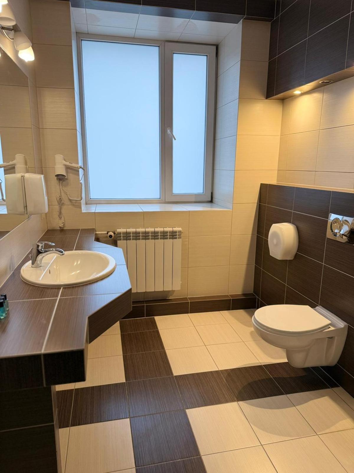 Hotel Tm Радом Екстериор снимка