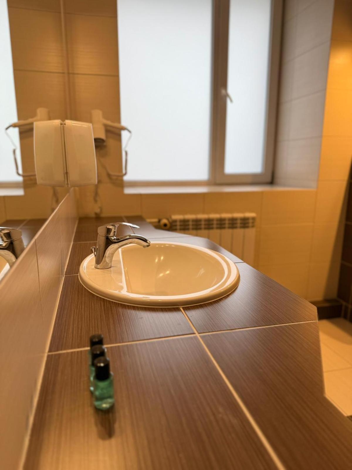 Hotel Tm Радом Екстериор снимка