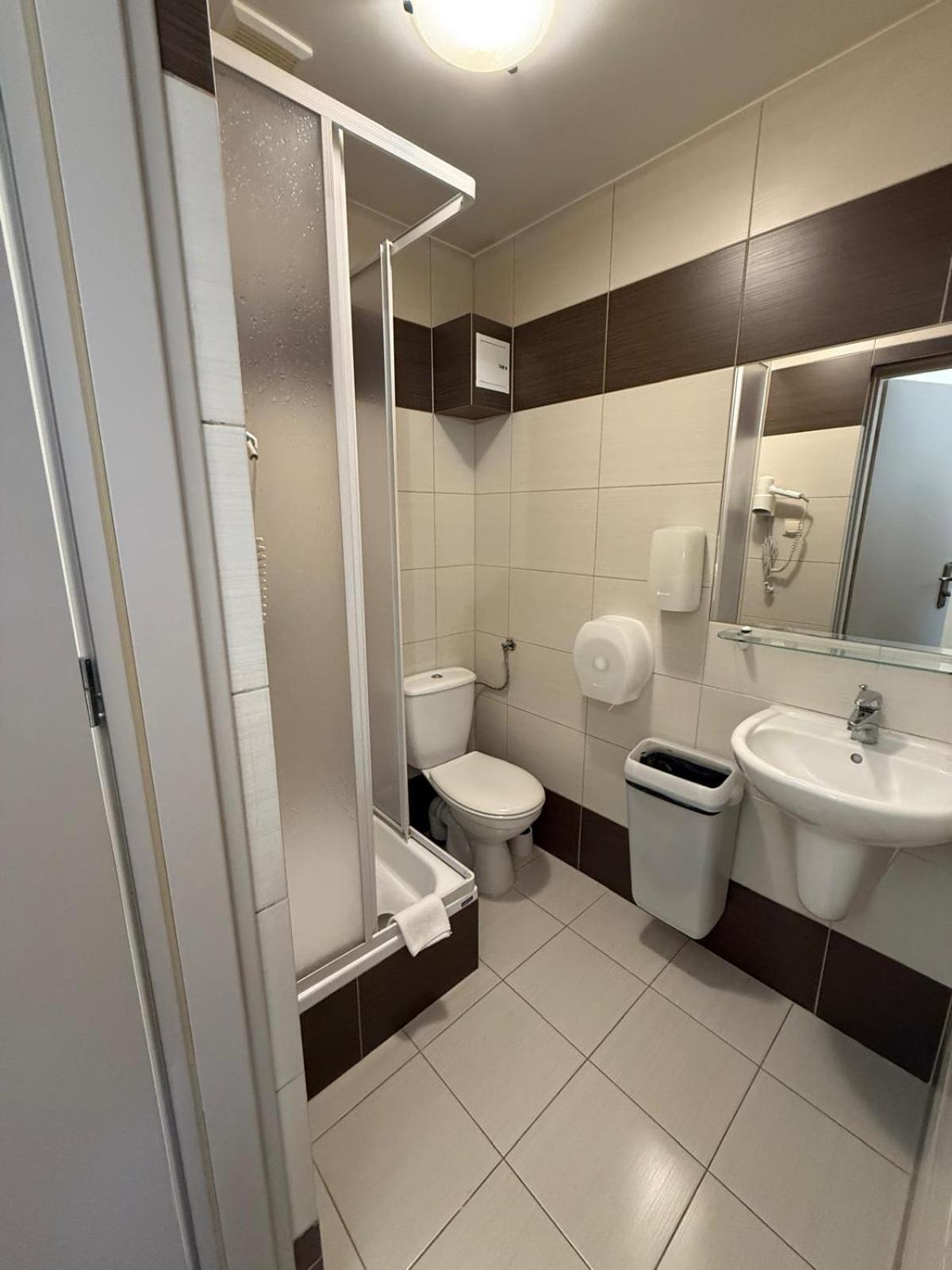 Hotel Tm Радом Екстериор снимка