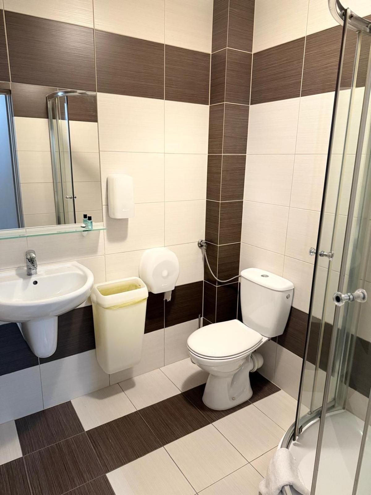 Hotel Tm Радом Екстериор снимка