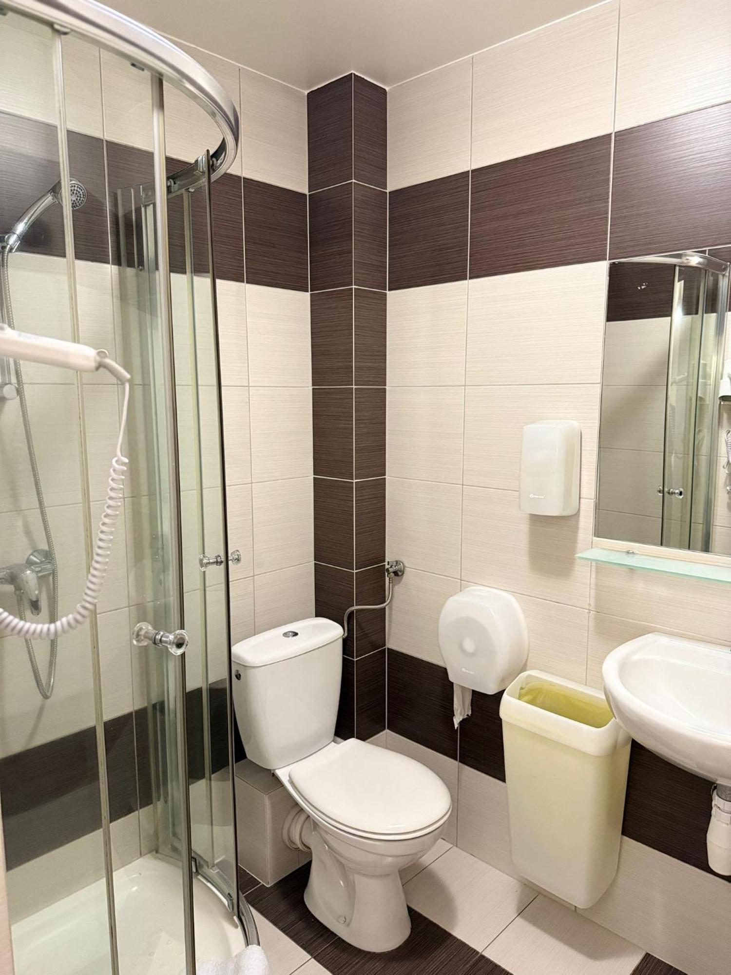 Hotel Tm Радом Екстериор снимка