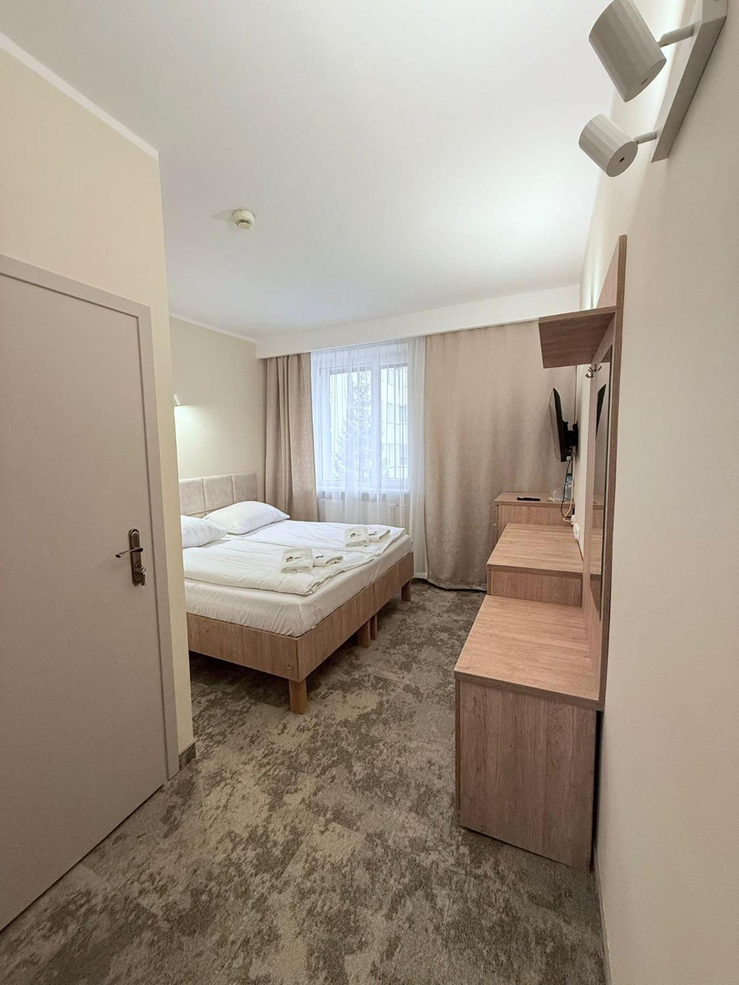 Hotel Tm Радом Екстериор снимка